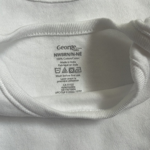 Newborn white onesies - Picture 3 of 4